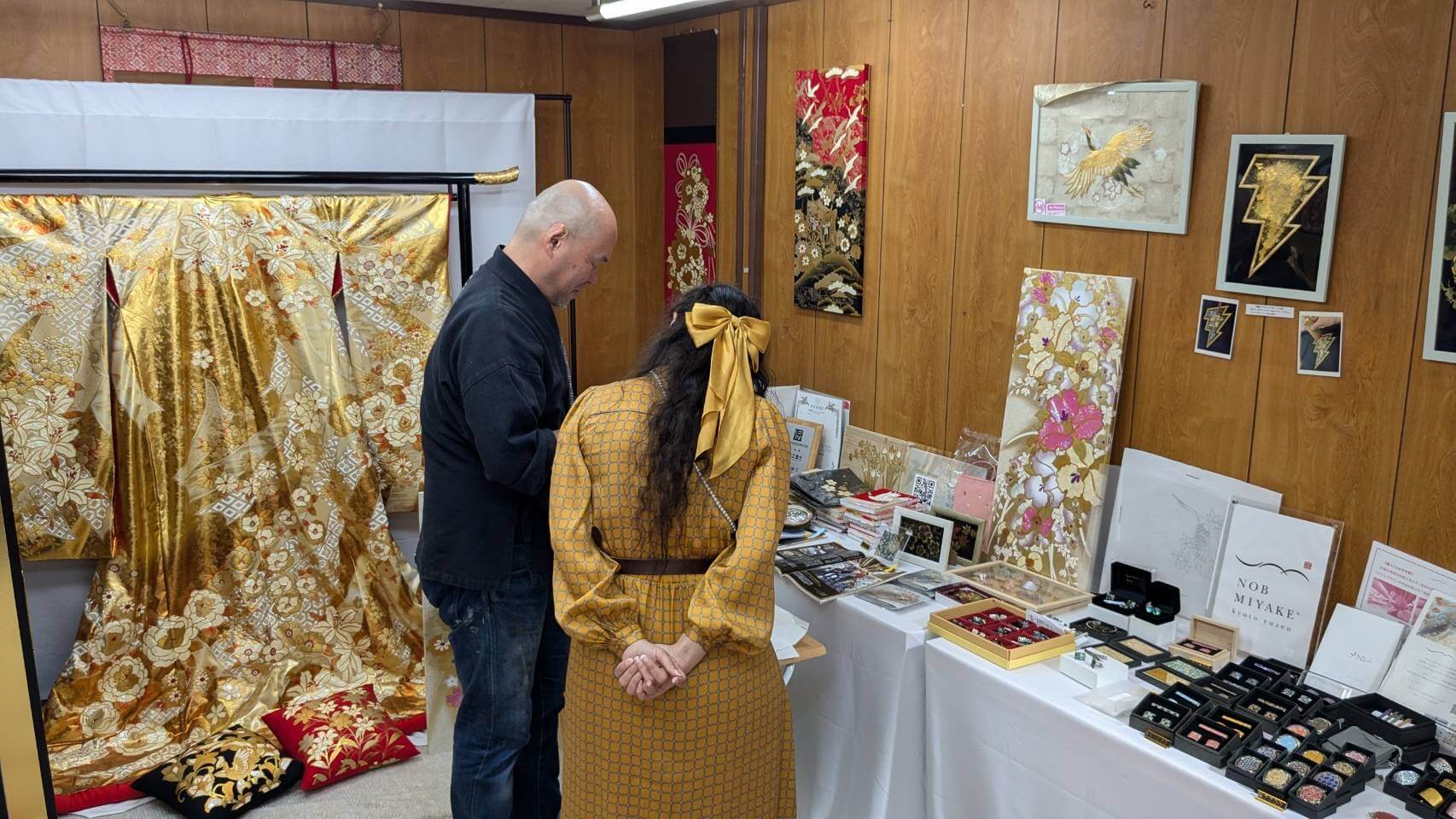 京都の着物職人に会う：金彩工芸体験 | Origami Concierge