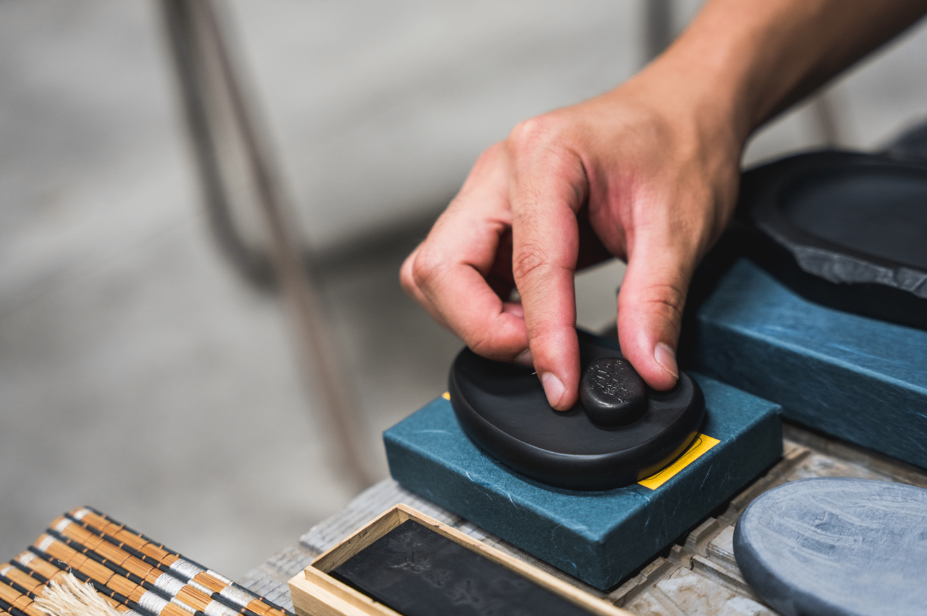 高知県四万十市近郊で硯作りと書道教室 | Origami Concierge